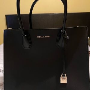 Michael Kors Mercer Crossbody